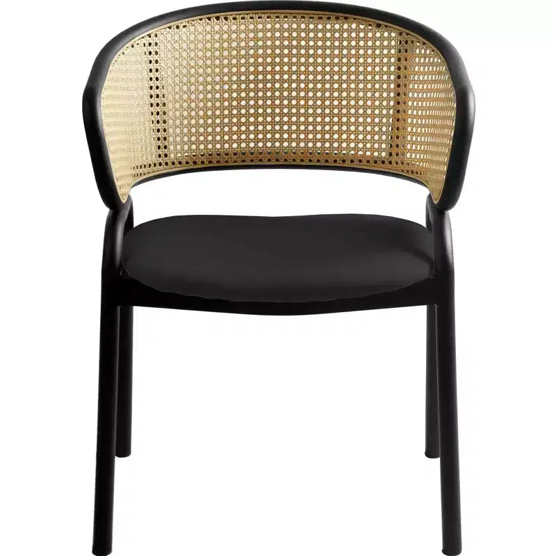 Esszimmerstuhl mit Rückenlehne aus Rattan, Ledersitz und schwarzem Stahlgestell, bequeme Sitzgelegenheit für Esszimmer und Küche