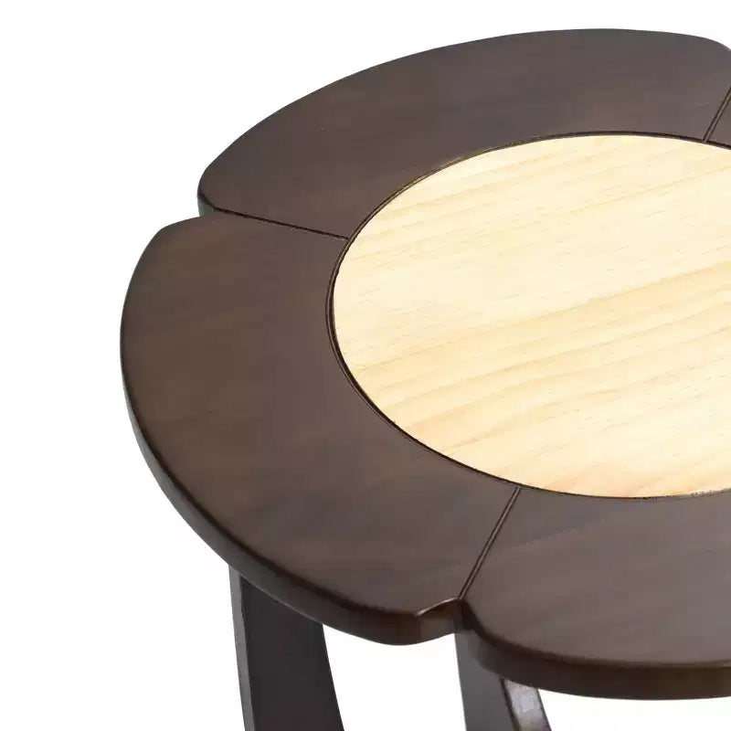 Mesa auxiliar redonda de estilo moderno de mediados de siglo, mesa auxiliar de madera de pino oscura con bloques de color y patas cruzadas para dormitorio o sala de estar, marrón