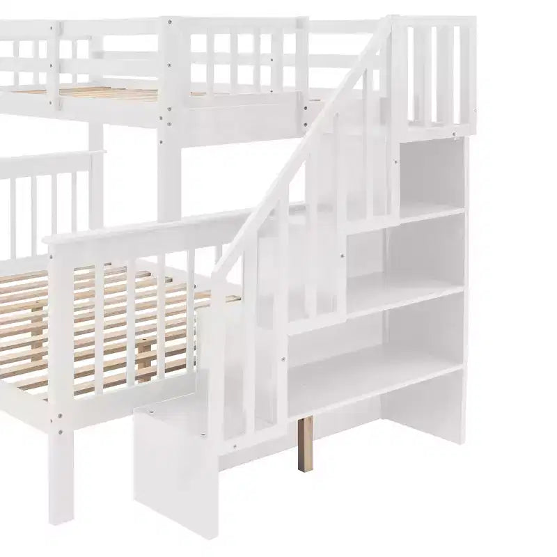 Etagenbett mit Treppe, oben Twin- und unten Full-Größe, mit Schublade, Stauraum und Rausfallschutz