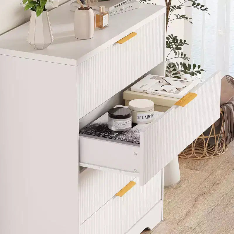 Kommode mit 4 Schubladen, gerillte moderne Kommode, 38.6, mit goldenen Griffen, vielseitiger Stauraum für Schlafzimmer, Wohnzimmer, Flur und Kinderzimmer
