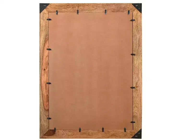44 brauner Akzentspiegel aus Massivholz mit Baumkantenrahmen